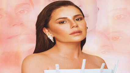 Merve Özbey'den Bir Ateşe Attın Beni